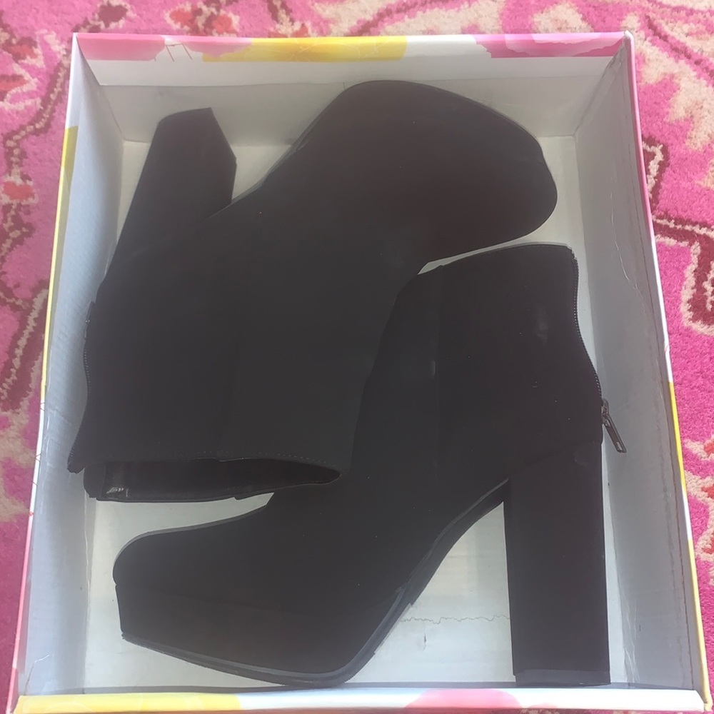 Mydeliciousshoes black suede booties